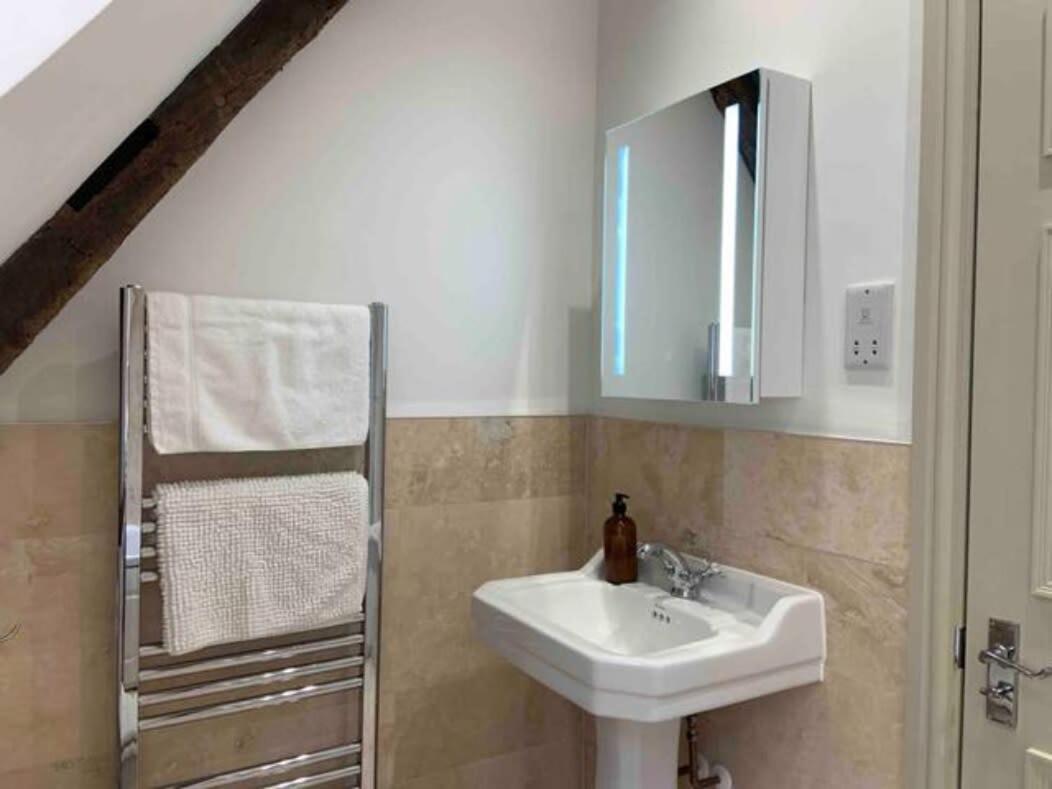 Stunning Characterful Newly Refurbished Flat Apartment Tetbury Exterior photo